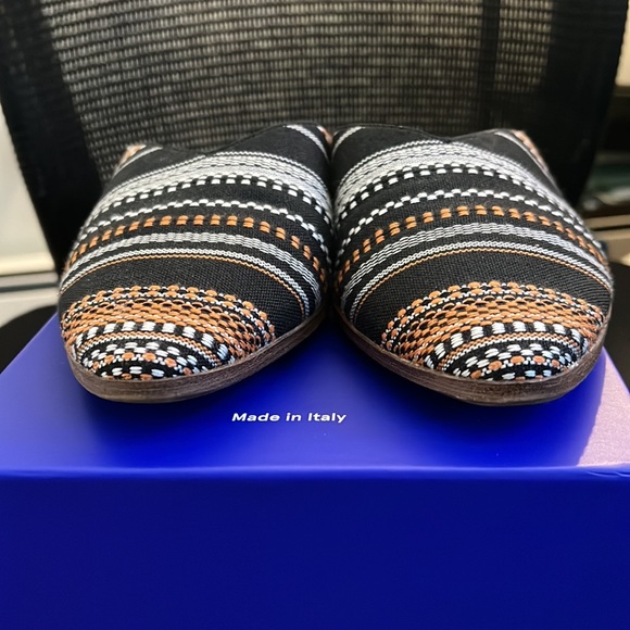 Never worn slip on backless flat pointed toe slides! Size 9! - Picture 4 of 7